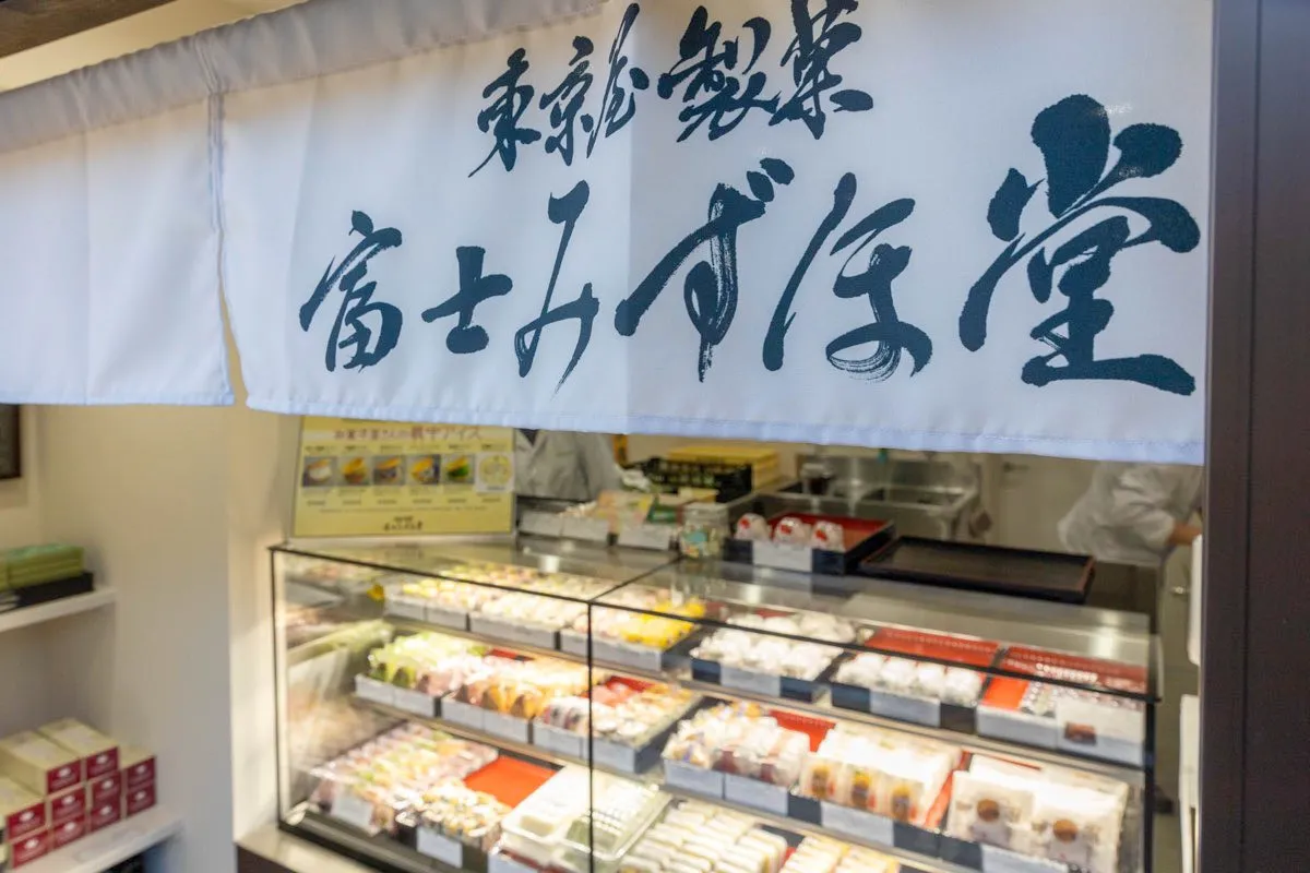 商品のショーウィンドウ